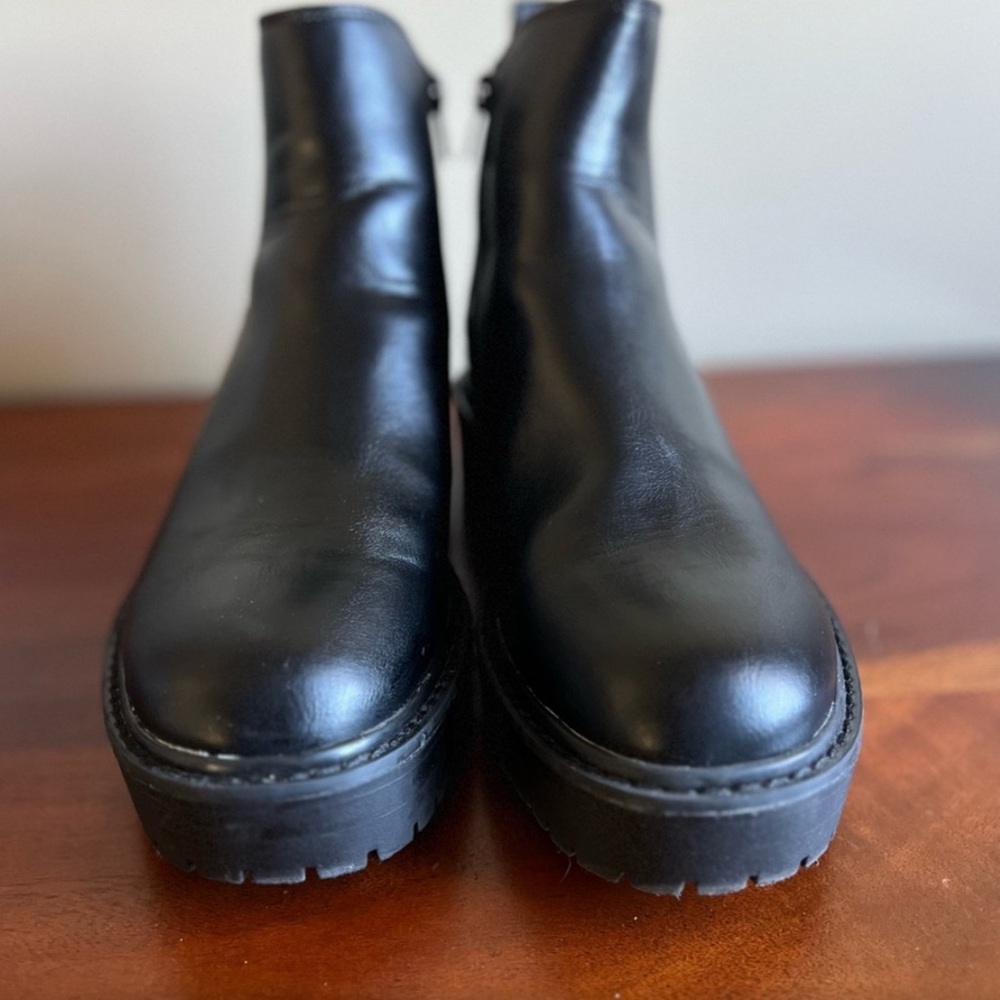 Time and Tru Black Textured Sole